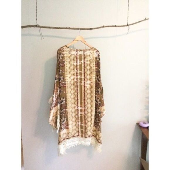 boho Kimono w Crochet Lace Detail & wide sleeves - Picture 10 of 13